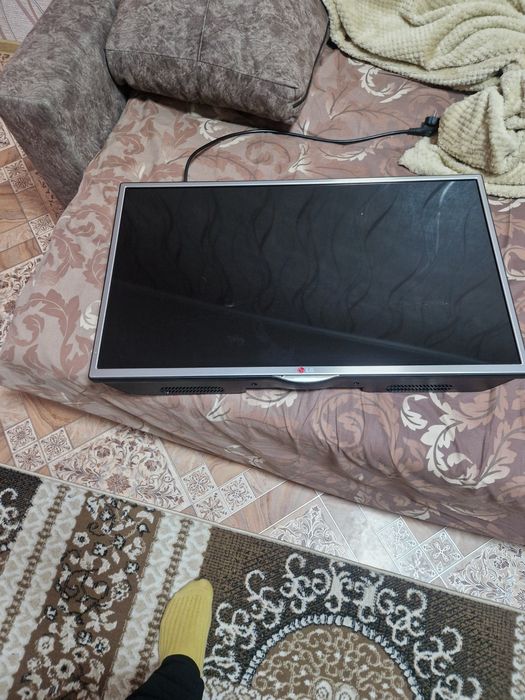 Продам плазму LG телевизор