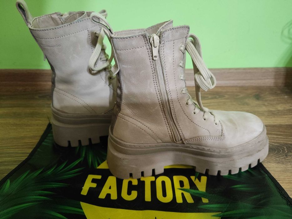 Зимни боти от естествен набук