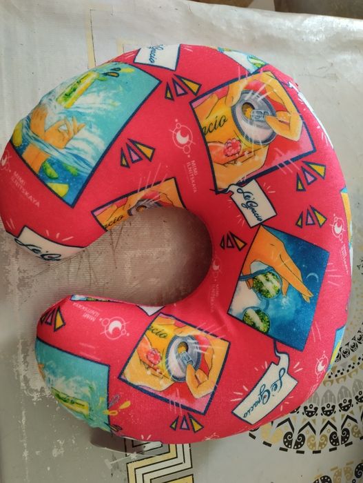 Подушка дорожная новая