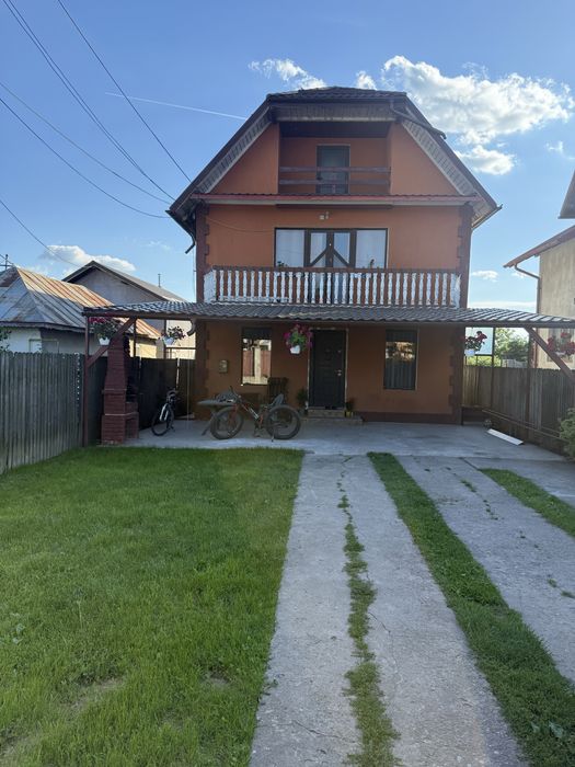 Casa de vanzare la Bucov