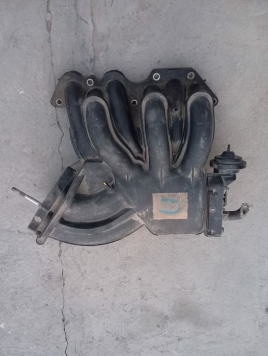 Впускной колектор