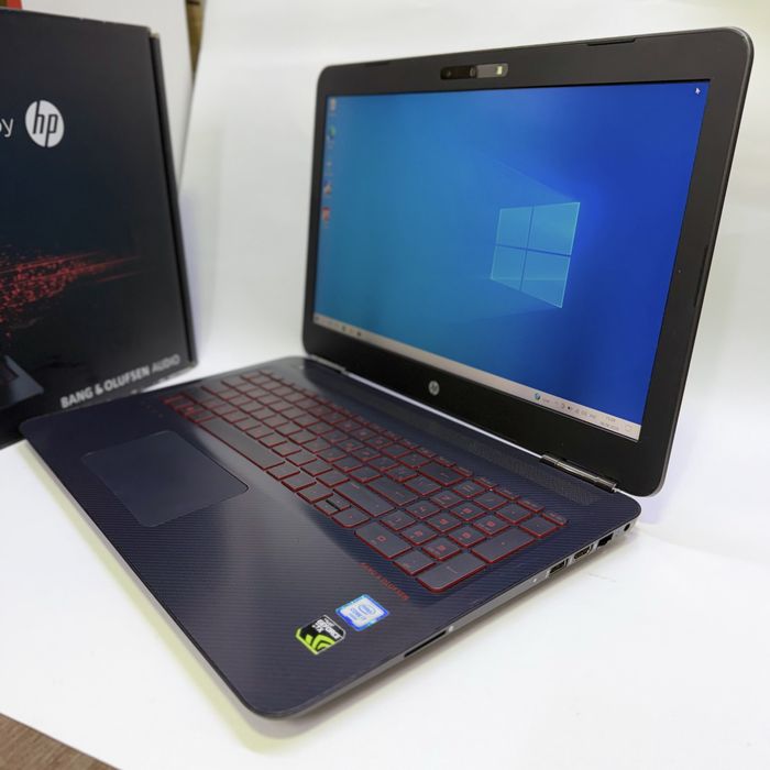 Ноутбук HP 15-ax008ur