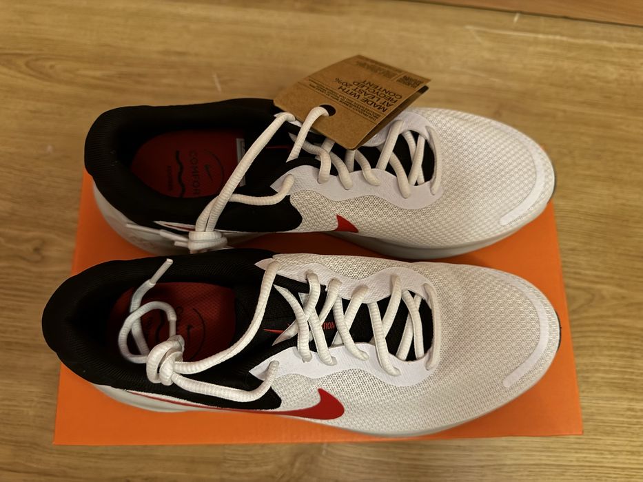 Nike Revolution 7 маратонки  Абсолютно оригинални чисто нови