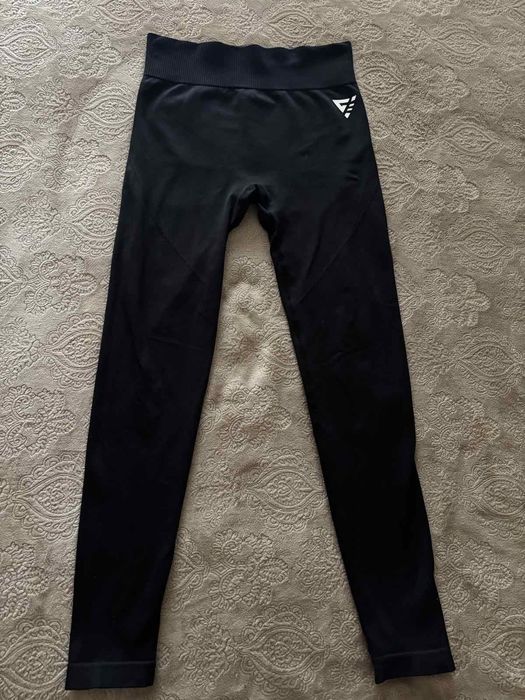 Genezis спортни дрехи