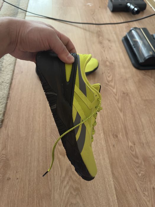 Продам кроссовки Reebok