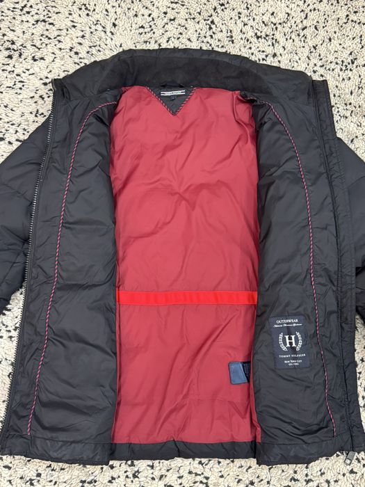 Дамско зимно яке TOMMY HILFIGER . Размер L