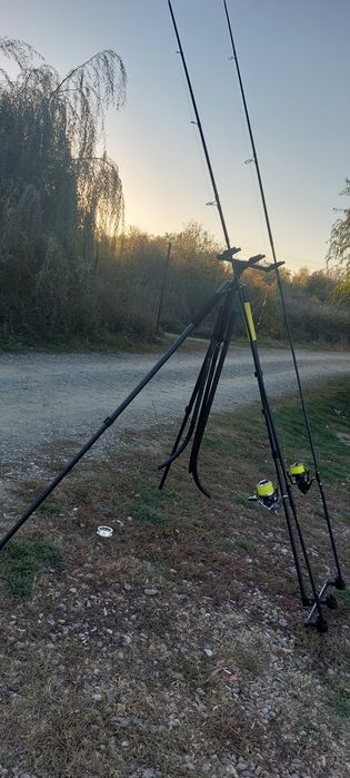 Vand suport lansete de rezerva pentru competii(Trepied 3 posturi)