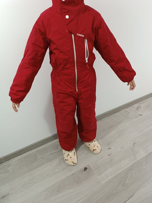 Vând costum ski rosu