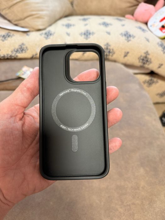 Iphone 14 pro max -Uag ,spigen,Esr hololock ,benks