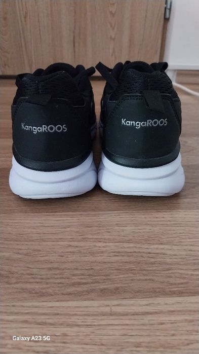 Adidasi originali Kanga nr.41.