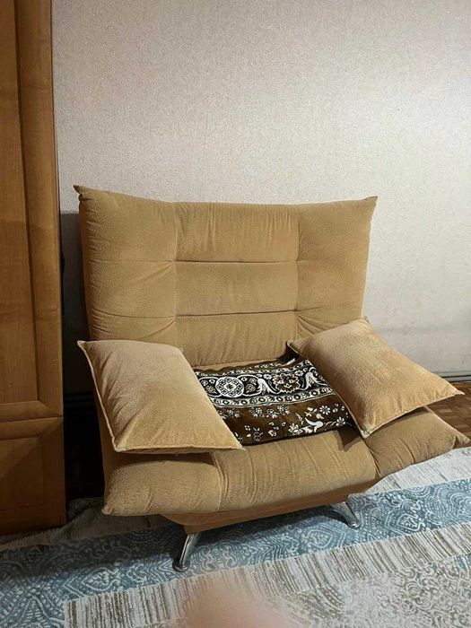Продам Диван и Кресло