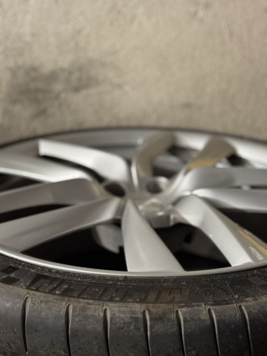 Tesla S ARACHNID 21” 5X120