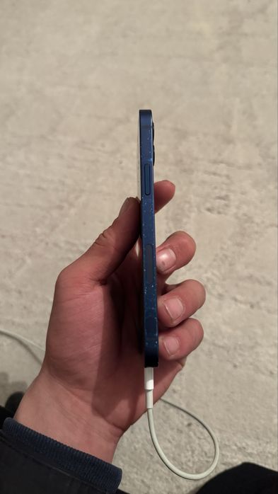 IPhone 12 128гб емкость 77