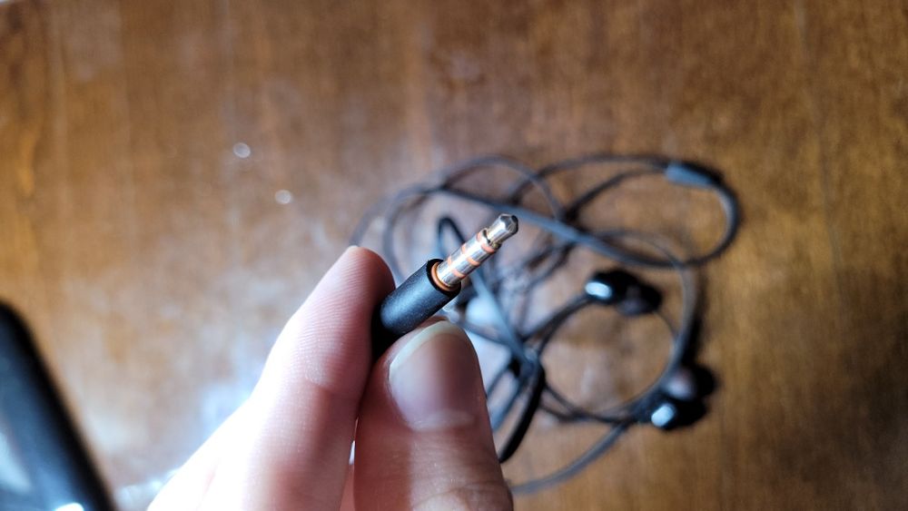 Проводные наушники JBL