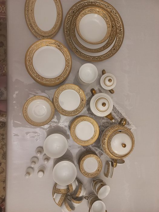 Продам чайно-столовый сервиз