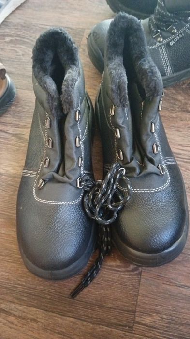 Ботинки спецобувь р.42-43