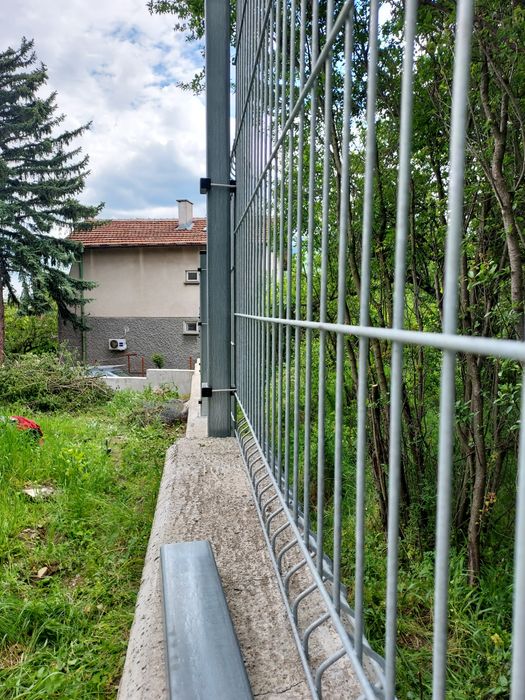 Оградни пана монтаж