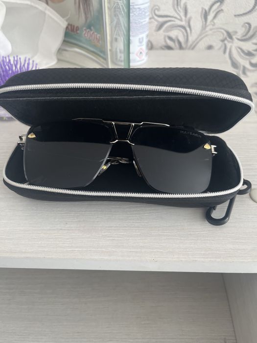 Продаю очки майбах