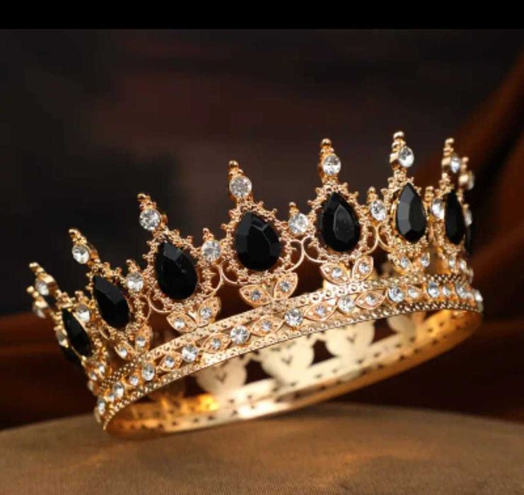 Луксозна корона с кристали за торта