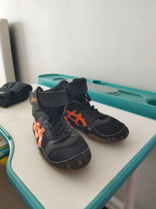 Отдам борцовки детские