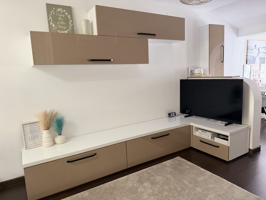 Mobila sufragerie PAL si MDF lucios - modulara 6 corpuri