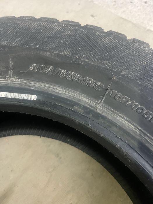 205/65/16С бусови гуми не различими от нови