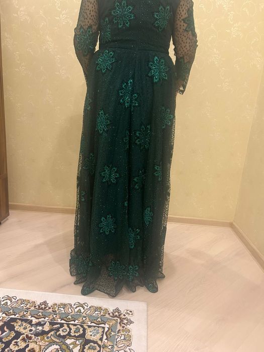 Богатое вечернее платье