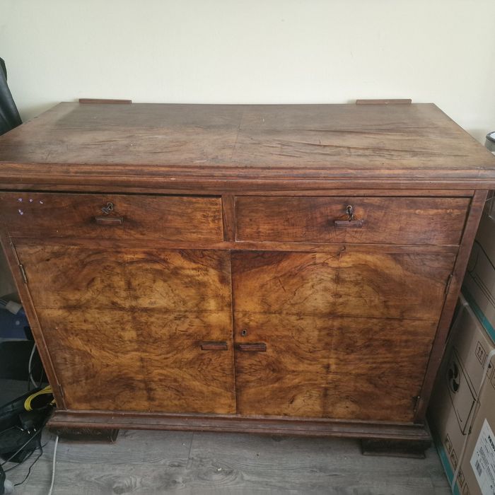 Мебели -Румънски масив на 60 години