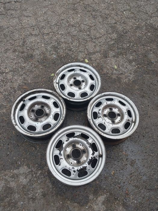 4 диска R13 железные. Пассат, Гольф 3.