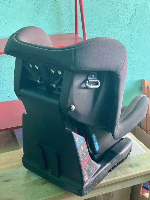 Продам автокресло Chicco Cosmos