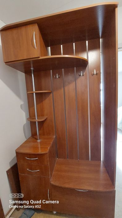 Продам прихожую.