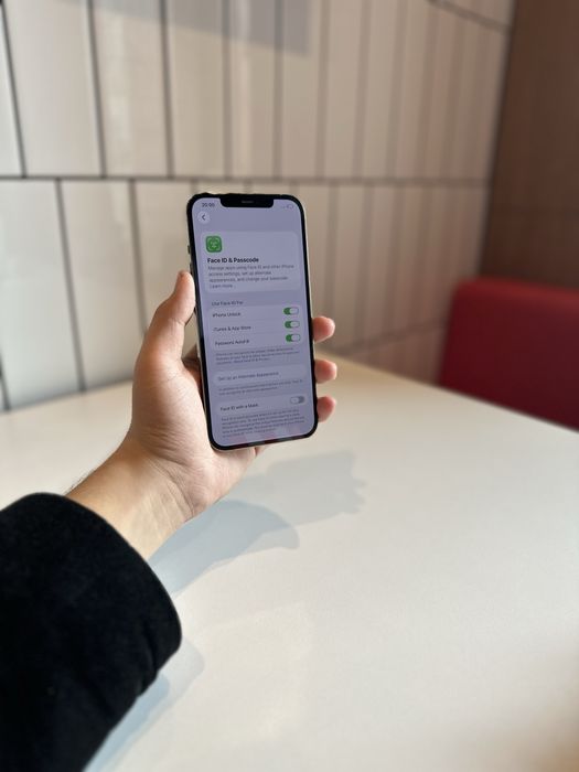 Iphone 12 pro max 83%