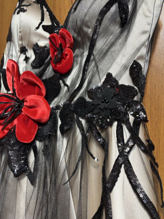 Къса бална рокля