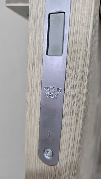 Двери межкомнатные Б/У