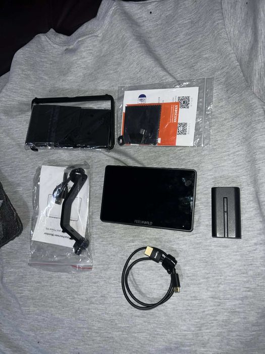 Monitor extern Feelworld F5 Pro V4, stare impecabilă