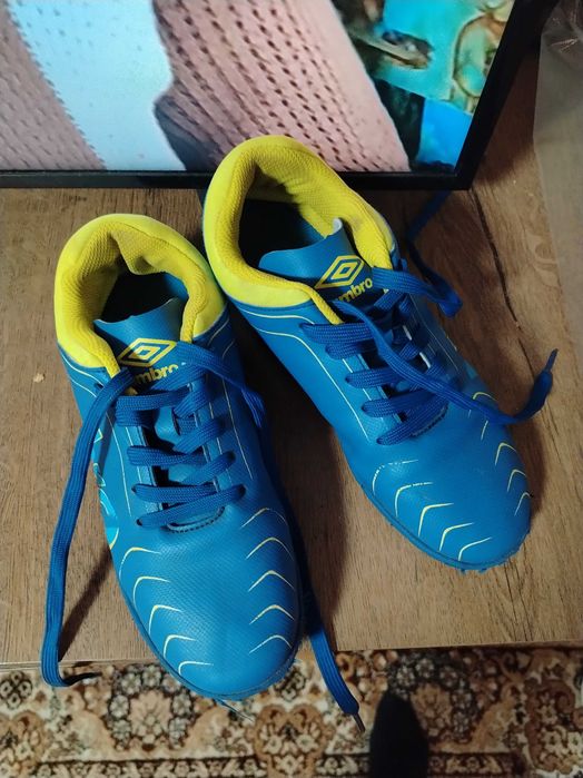 Детски бутонки Umbro 37 номер
