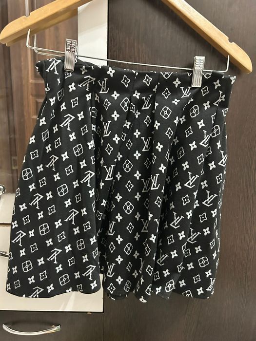 Одежда женская  .