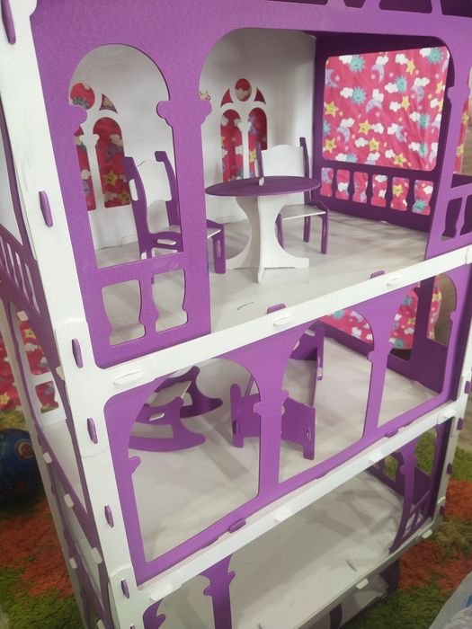 Домик для кукол с мебелью