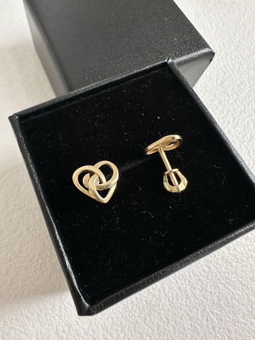 Золотые пусеты сердце