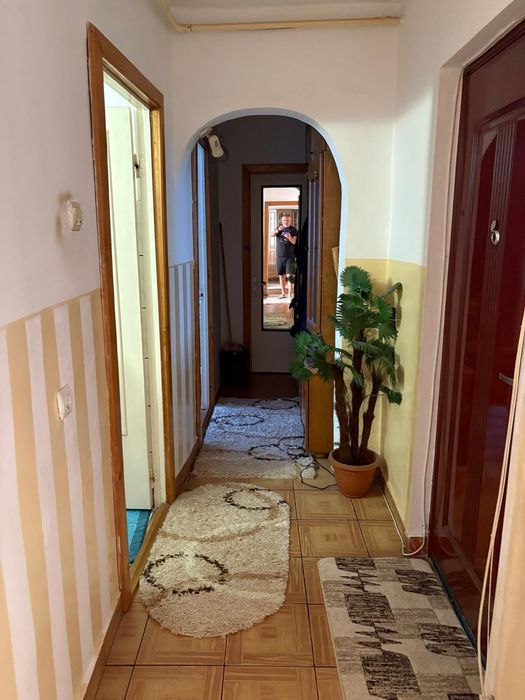 Vând apartament cu 2 camere