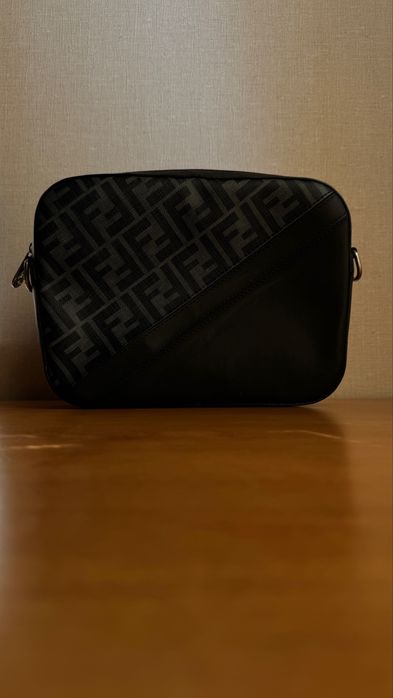 Барсетка от Fendi