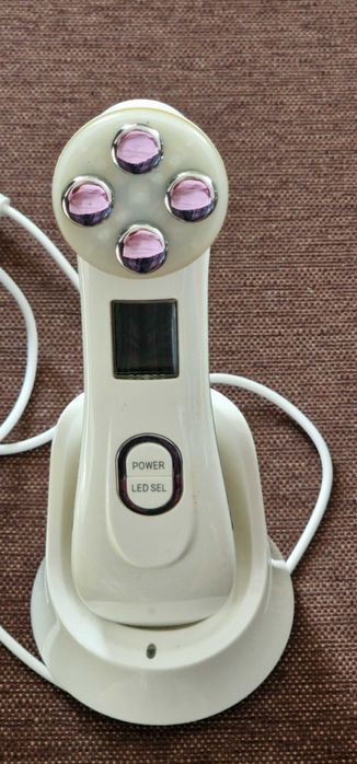 Апарат за лице с RF, LED и безиглена мезотерапия, бръчки, акне, кожа