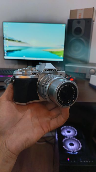 Aparat foto mirrorless Olympus M10 mark 3 impecabil