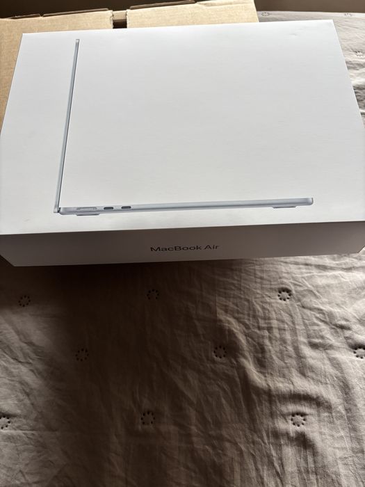 Macbook Air M4 13 inch, 2025 година