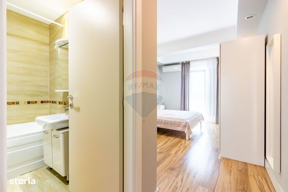 Apartament cu 4 camere de vanzare in Cosmopolis, parcare, terasa 50 mp