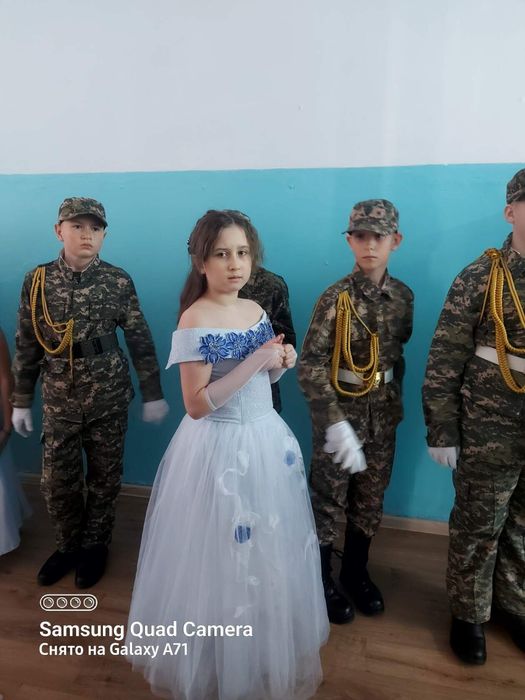 Шикарное бальное платье