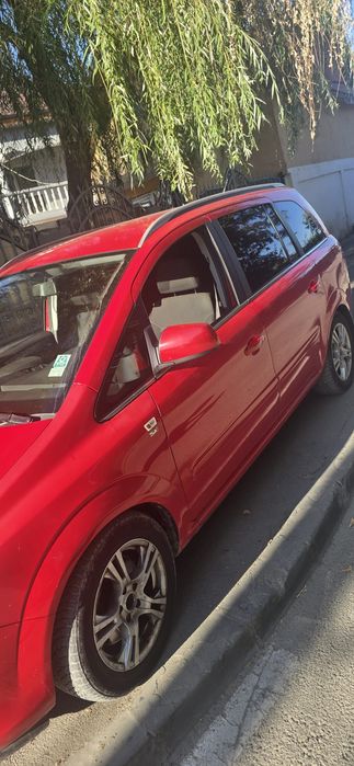 VÂND Urgent Opel Zafira diesel 2011 -155mii km Reali