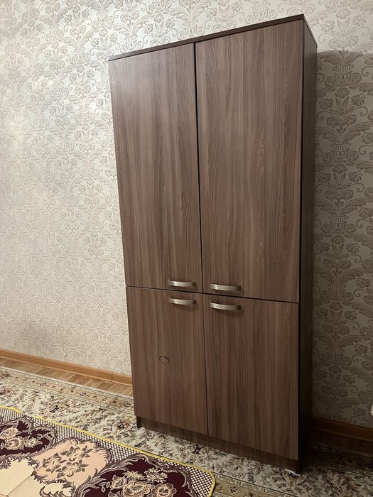 Горка в отличном состоянии шкаф