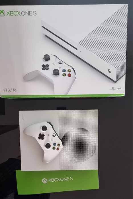 Consolă XBOX ONE  S  cu controler