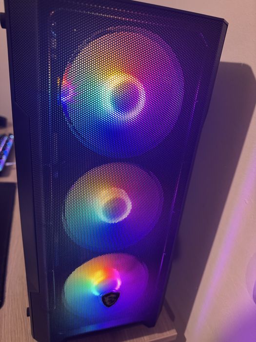 Pc gaming rx6600 ryzen 5 5600 Sangeorgiu de Mures • OLX.ro